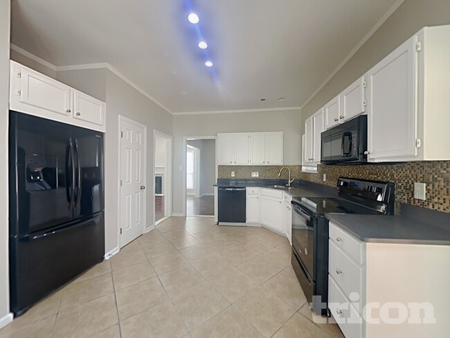 Photo - 404 Marcella Dr