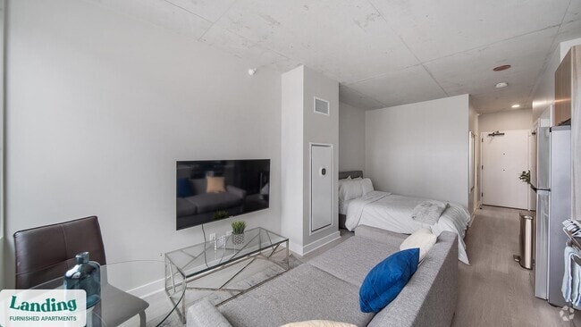 Building Photo - 4611 N Broadway Rental