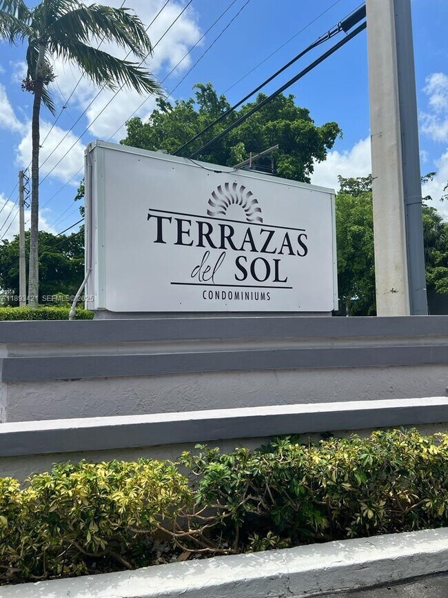 Building Photo - 2670 W 76th St Unit 101