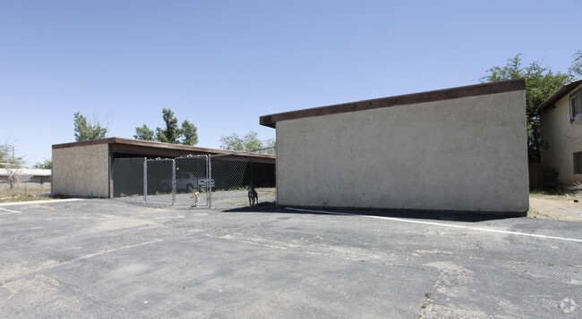 Larkspur Apartments