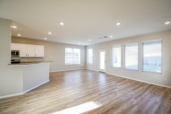 Photo - 3716 Vail Spgs Dr