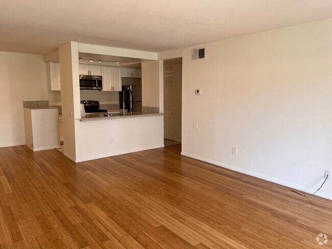 Building Photo - 5999 Rancho Mission Rd Unit 103 Rental