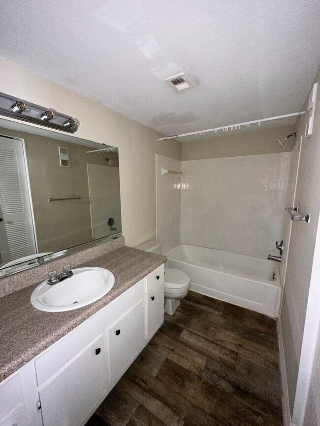 Photo - 1401 Village Blvd