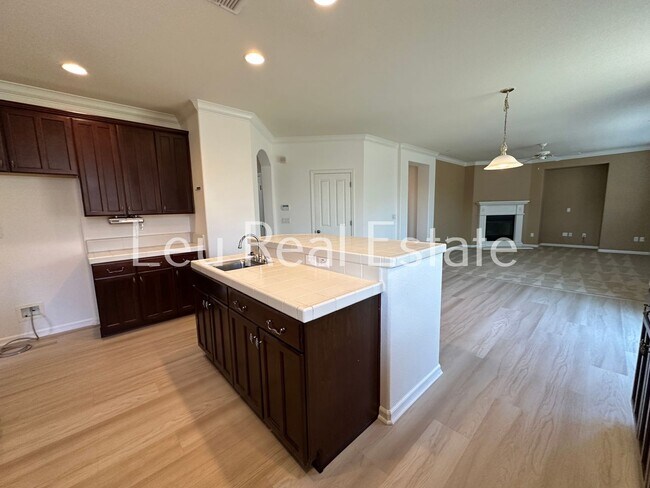 Photo - Lovely, 5bd, 3ba home in Serrano, with 3 c...