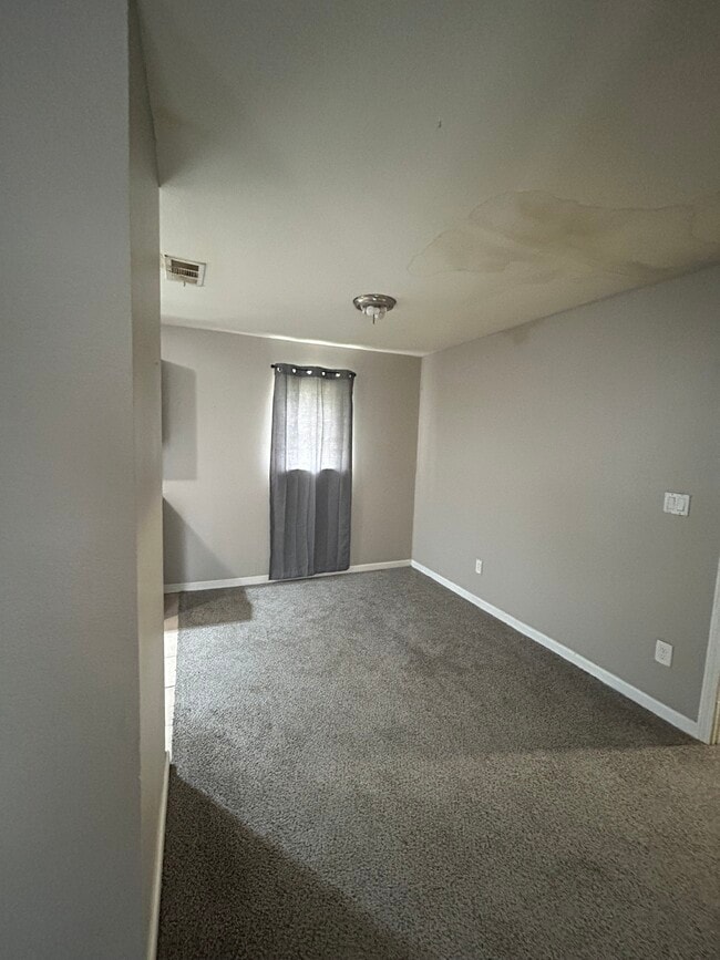 Dining room / Office - 5615 Overdale St