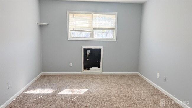 Photo - 396 College Dr