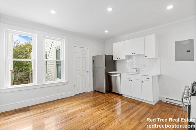 Building Photo - 301 Hancock St Unit 1