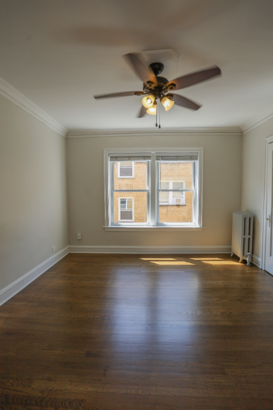 Building Photo - 5740 S Stony Island Ave Rental