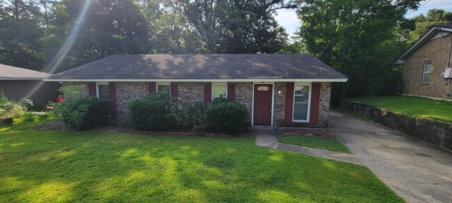 Photo - 212 Woodvale Rd House