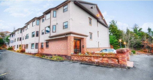 Building Photo - 18 Basinview Drive