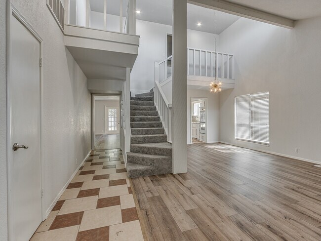 Photo - 6925 Briarcreek Dr