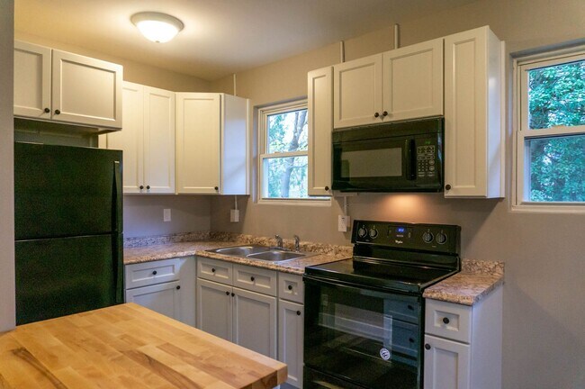 Photo - 346 Cummins Rd Unit 2