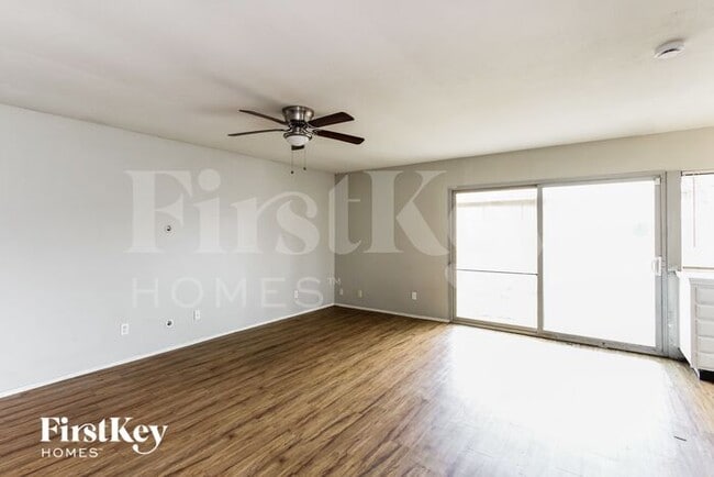 Photo - 3537 Rockcrest Dr