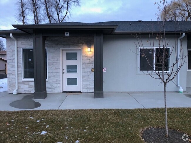 Building Photo - 2121 S Montana Ave Unit B Rental