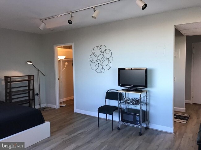 Photo - 1011 Arlington Blvd Unidad 826