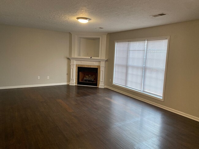 Photo - 68 Old Oak Cir