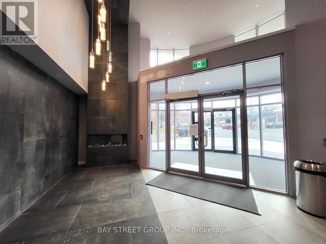 Photo - 2433 Dufferin St Unit 206