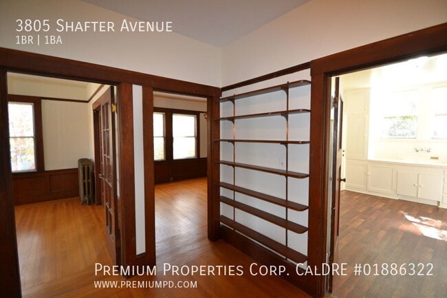 Photo - 3805 Shafter Ave