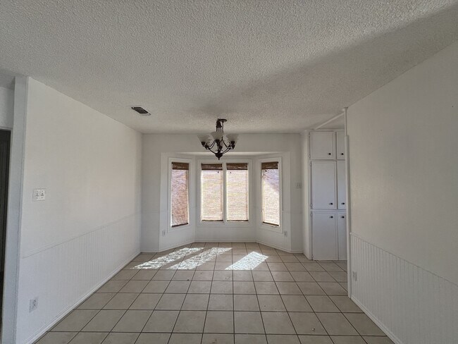 Photo - 5607 87th Pl