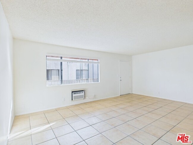 Photo - 236 S Ave 55 Unidad F