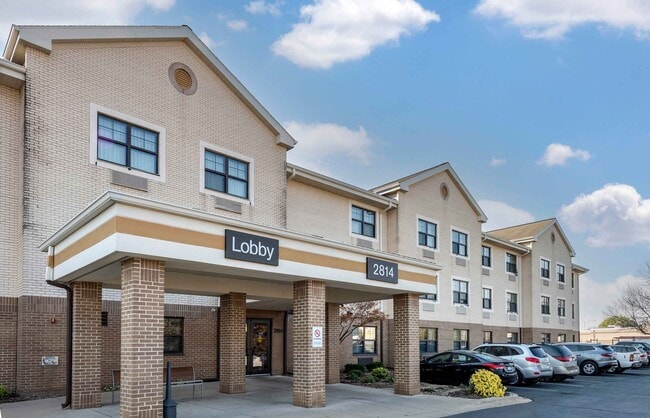 Furnished Studio-Rochester - North
