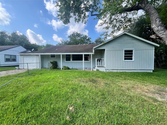 Building Photo - 2502 N Houston Dr Rental