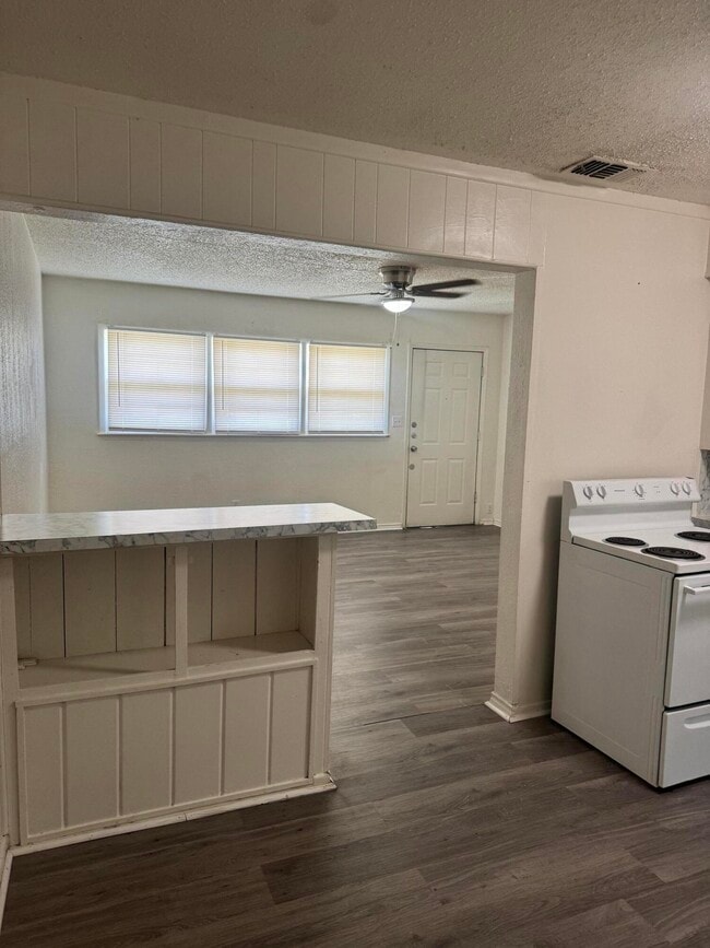 Photo - 4415 42nd St