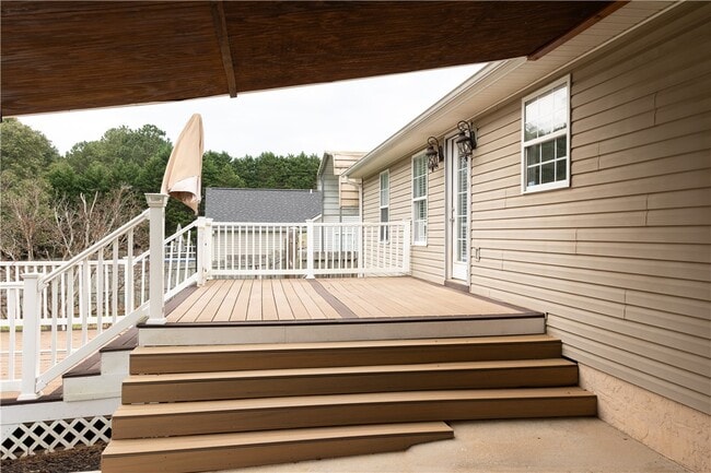 Photo - 439 Chetola Rd