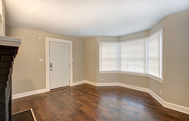 Photo - 606 W 35th St Unit B