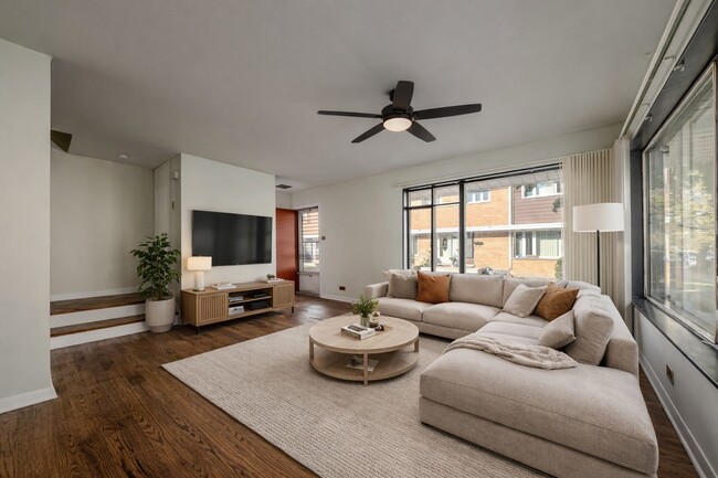 Photo - 2531 W Howard St