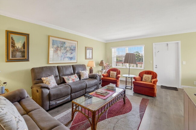 Photo - 154 Preston Way