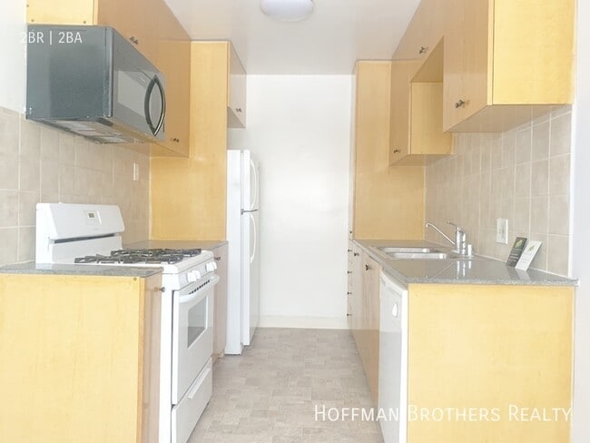 Photo - 2311 S Bentley Ave Unidad 18