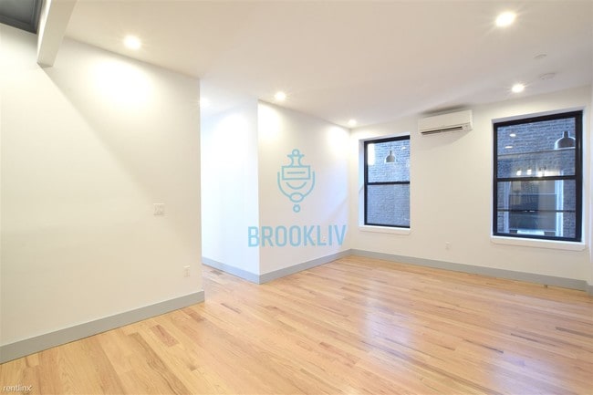 Photo - 97 N 10th St