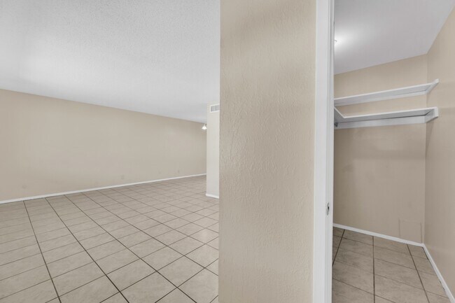 Photo - 3300 Hayes Ave