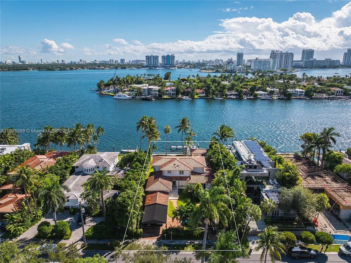 Photo - 617 E Dilido Dr