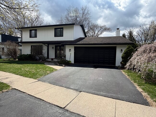 Building Photo - 758 Cricket Ln