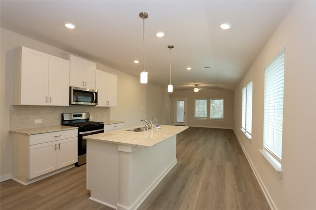 Photo - 6686 Lahna Oak Dr