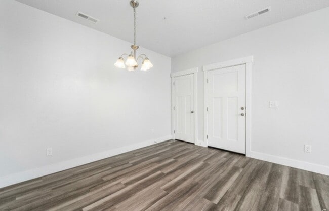 Photo - 467 N 360 W
