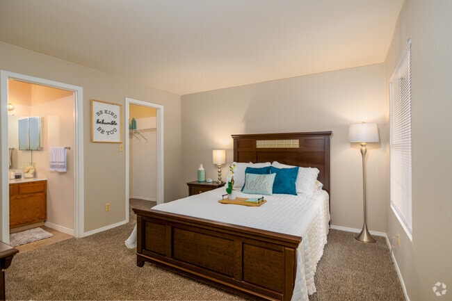 Aspen - 1052 sqft Bedroom 2