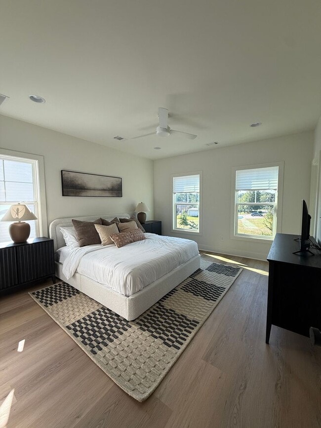 Photo - Awesome New Construction 5BR House Close t...