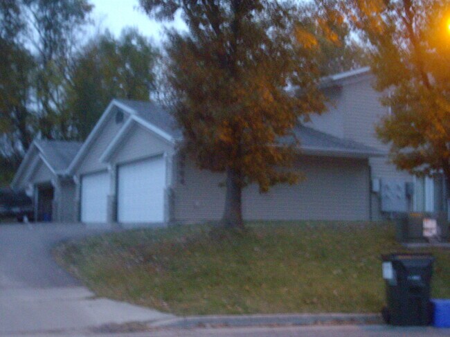 Photo - 3563 E Meadows Pl