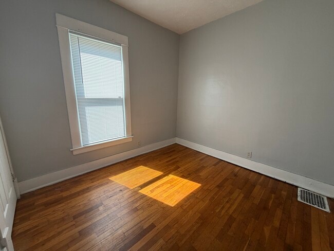 Photo - 1026 W Grove St