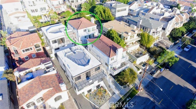 Building Photo - 714 N Juanita Ave