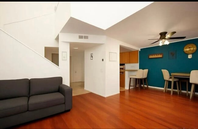 Building Photo - 9205 Camino Del Verde