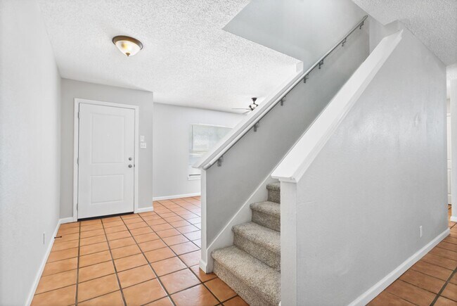 Photo - 4 Bedroom/2.4 Bath Oak Bluff Subdivision