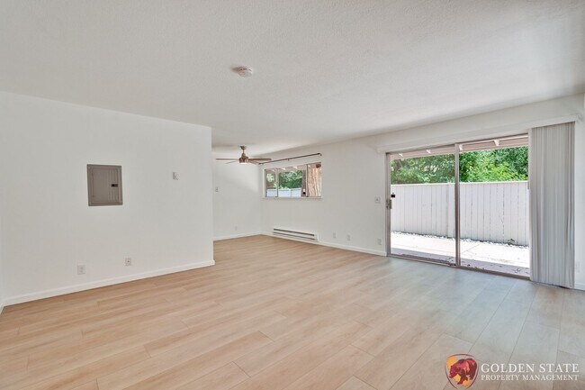 Photo - Updated 1 Bedroom Condo with Oversized Private Patio in Prime Mountain View Location