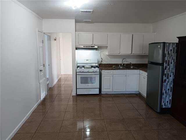 Photo - 3719 Delaware Ave