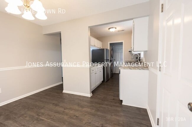 Photo - 402 Jamestown Rd