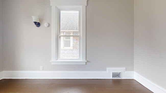 Photo - 1021 Rex Ave NE