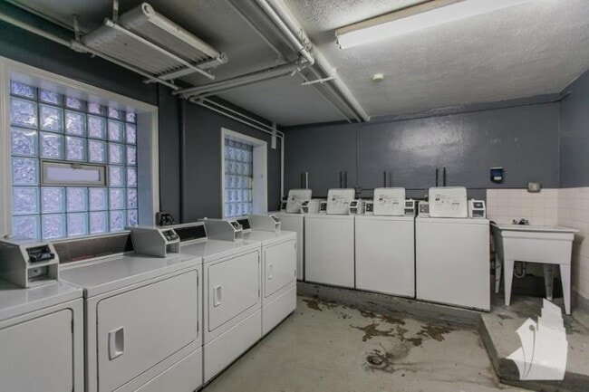 Photo - 0 bedroom in Chicago IL 60613 Unit 109